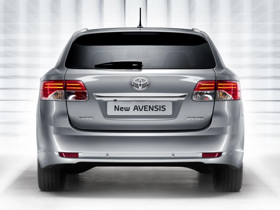  Toyota Avensis Wagon 2011 года  (фото 16 из 25)